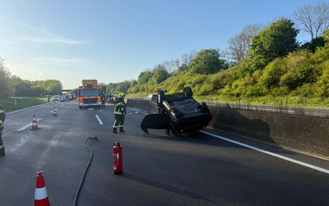FW Bergheim: Verletzte Personen nach Verkehrsunfall auf der A61 bei Bergheim - Foto: presseportal.de FW Bergheim: Verletzte Personen nach Verkehrsunfall auf der A61 bei Bergheim - Foto: presseportal.de