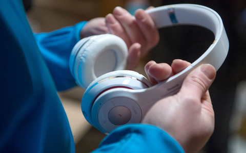 Musik spielt eine wichtige Rolle für menschliche Emotionen, berichten die Forscher. (Symbolbild) - Foto: Boris Roessler/dpa