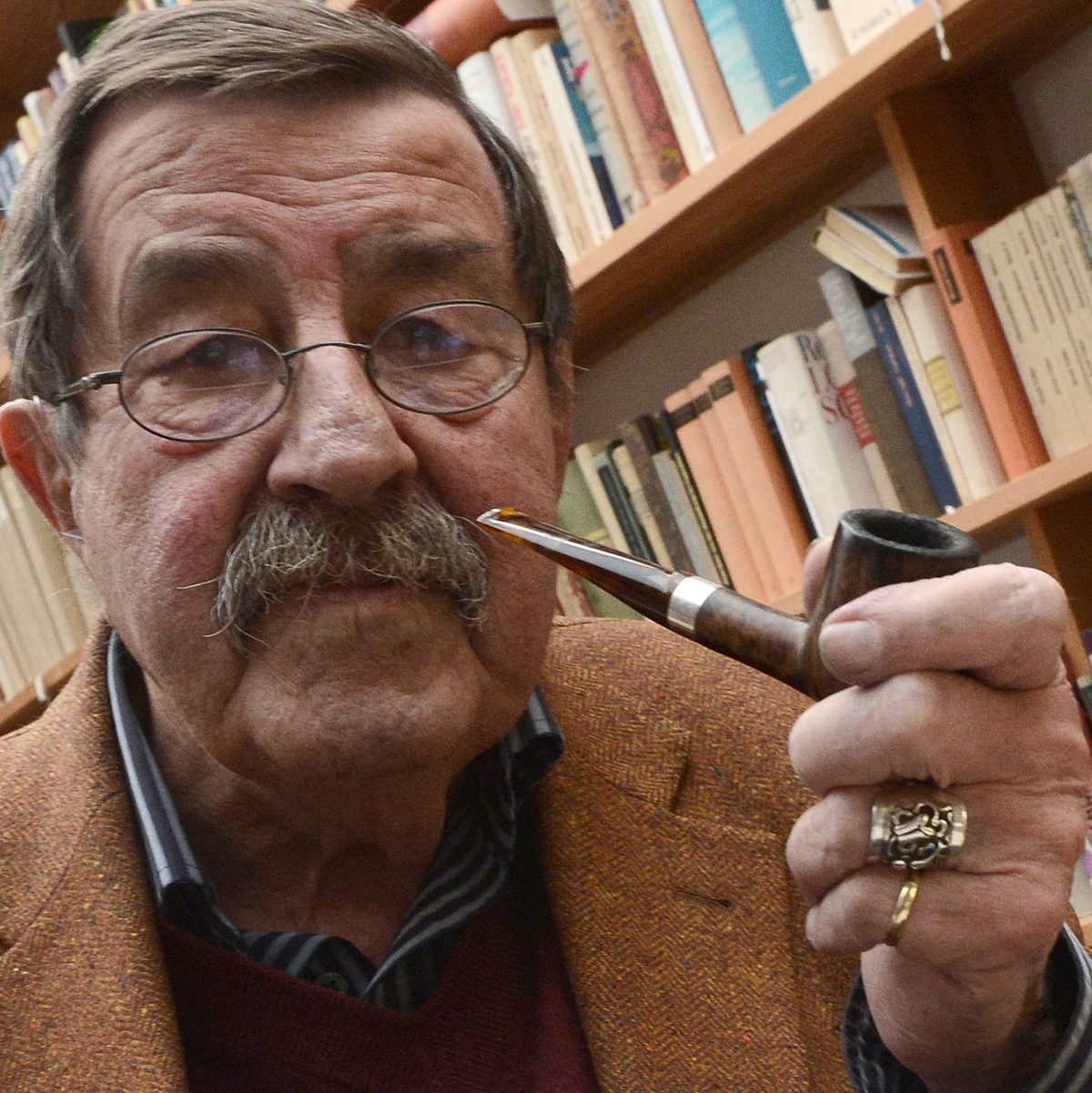 Günter Grass in seinem Atelier (Archivbild von 2012). - Foto: Marcus Brandt/dpa