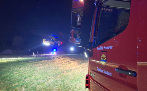 FW Sonsbeck: Verpuffung auf Campingplatz in Labbeck - Ausleuchten einer Landefläche für zwei Rettungshubschrauber - Foto: presseportal.de FW Sonsbeck: Verpuffung auf Campingplatz in Labbeck - Ausleuchten einer Landefläche für zwei Rettungshubschrauber - Foto: presseportal.de