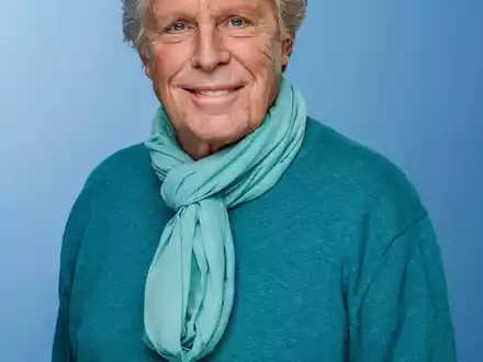 Sigmar Solbach: Kraft zur Veränderung schöpfen / Indem der Schauspieler sein Leben aufschrieb, stellte er fest, dass auch scheinbar negative Erlebnisse positive Wirkungen haben - Foto: presseportal.de