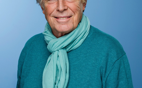 Sigmar Solbach: Kraft zur Veränderung schöpfen / Indem der Schauspieler sein Leben aufschrieb, stellte er fest, dass auch scheinbar negative Erlebnisse positive Wirkungen haben - Foto: presseportal.de