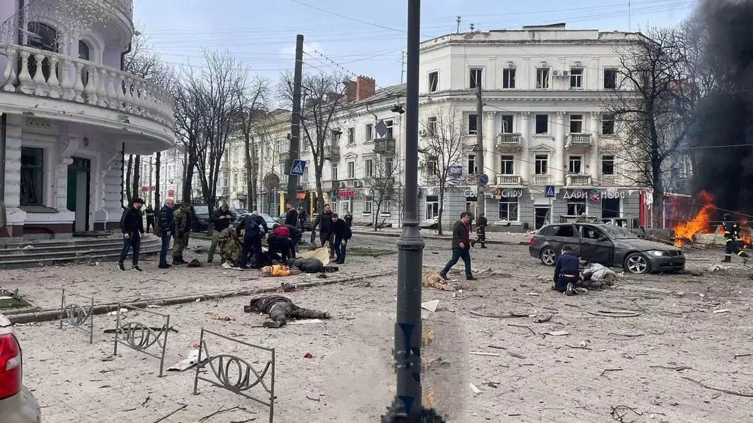 Die Stadt Sumy im Nordosten der Ukraine ist immer wieder Ziel russischer Raketenschläge. - Bild: Uncredited/Ukrainian Parliament Commissioner for Human Rights Press Service via AP/dpa