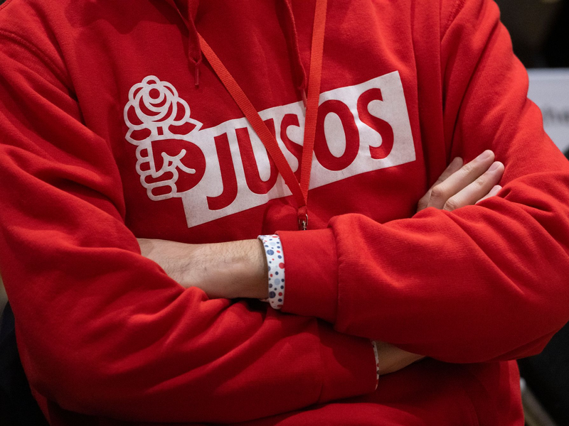 Mehrere Juso-Landesverbände halten nichts vom Koalitionsvertrag. (Archivbild) - Foto: Marijan Murat/dpa