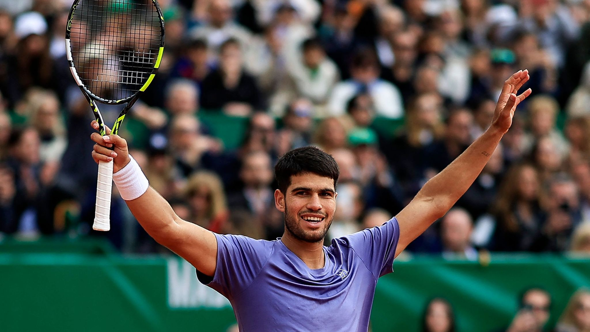 Nach dem verlorenen ersten Satz drehte Carlos Alcaraz das Endspiel. - Foto: Valery Hache/AFP/dpa