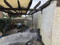 FW-KLE: Müll unter Carport in Brand geraten - Foto: presseportal.de