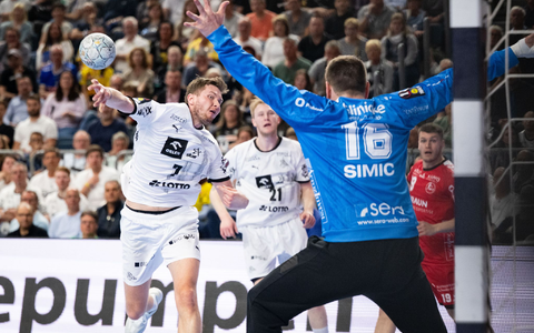 Bejubelte im letzten Pokal-Auftritt seiner Karriere einen emotionalen Sieg: Kiels Kreisläufer Patrick Wiencek. - Foto: Marius Becker/dpa