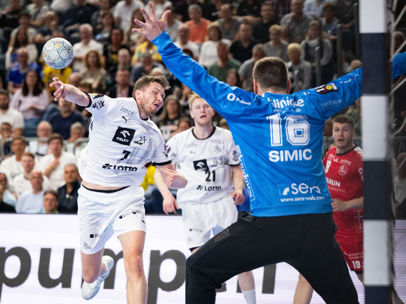 Bejubelte im letzten Pokal-Auftritt seiner Karriere einen emotionalen Sieg: Kiels Kreisläufer Patrick Wiencek. - Foto: Marius Becker/dpa