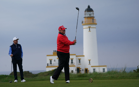 Der US-Präsident golft gerne und oft. (Archivbild) - Foto: Andrew Milligan/PA Wire/dpa