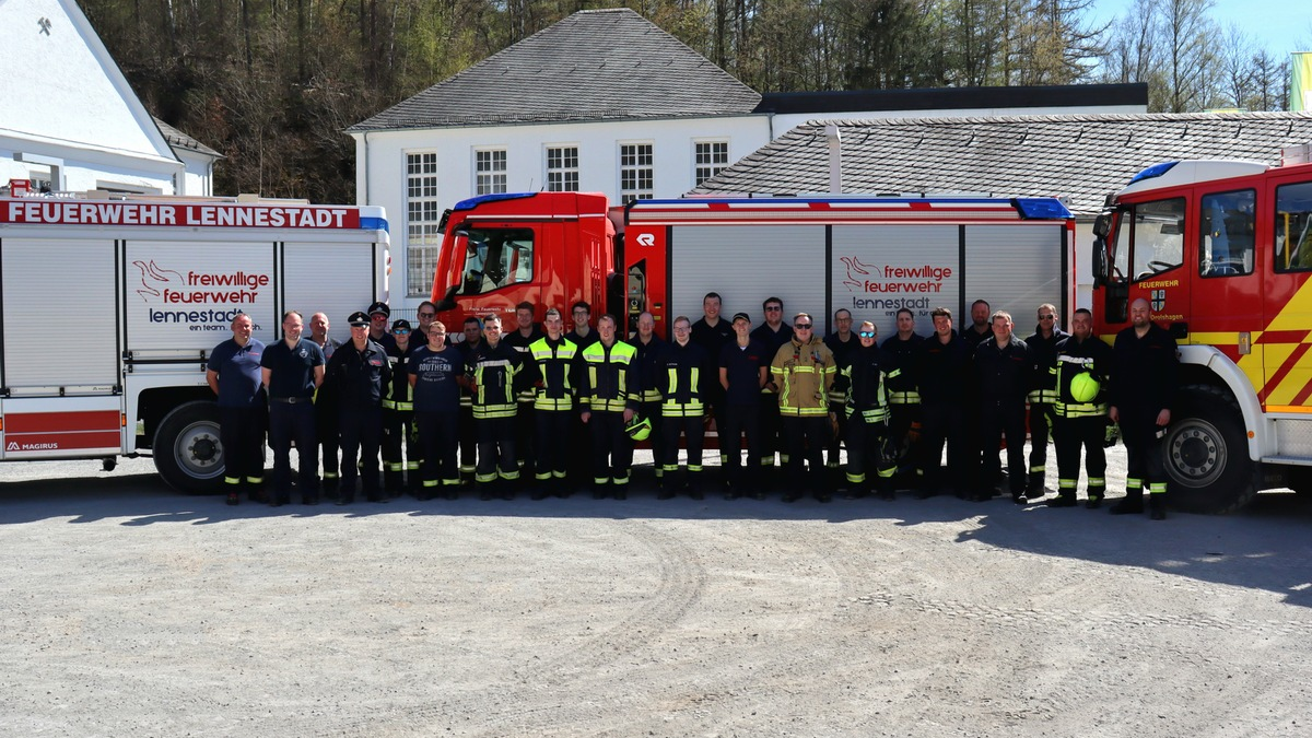 FW-OE: 24 neue Maschinisten für die Feuerwehren im Kreis Olpe - Foto: presseportal.de