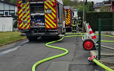 FW Königswinter: Feuer in Elektroverteilerkasten verursacht Sachschaden an Wohnhaus - Foto: presseportal.de FW Königswinter: Feuer in Elektroverteilerkasten verursacht Sachschaden an Wohnhaus - Foto: presseportal.de