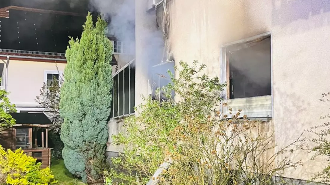 FW Paderborn: Gemeldeter Zimmerbrand in PB-Schloß Neuhaus - Bild: presseportal.de