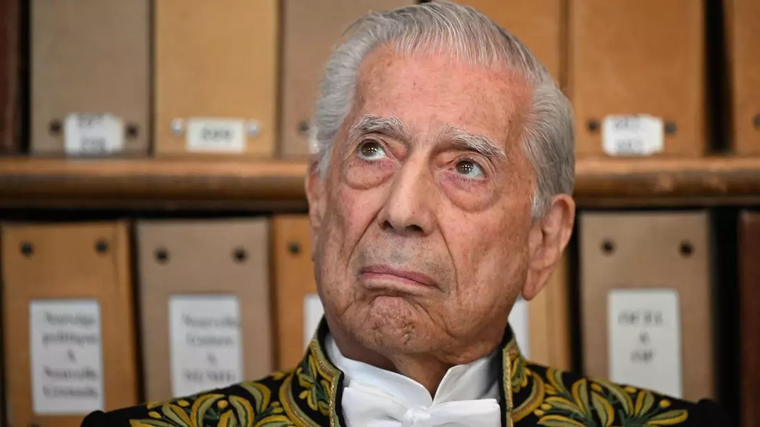 Der peruanische Schriftsteller und Literaturnobelpreisträger Mario Vargas Llosa ist tot. (Archivbild) - Bild: Emmanuel Dunand/AFP/dpa