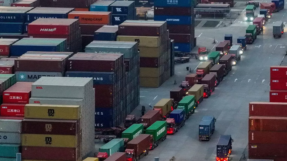 Chinas Wirtschaft wird maßgeblich durch Exporte angetrieben.  - Bild: Uncredited/CHINATOPIX via AP/dpa