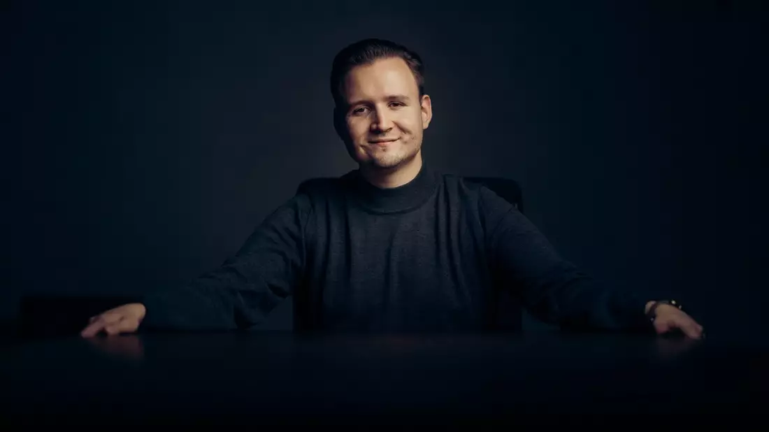 Wie Sie als Sprecher Stammkunden gewinnen: Patrick Khatrao von der Golden Voice Academy erklärt - Bild: presseportal.de