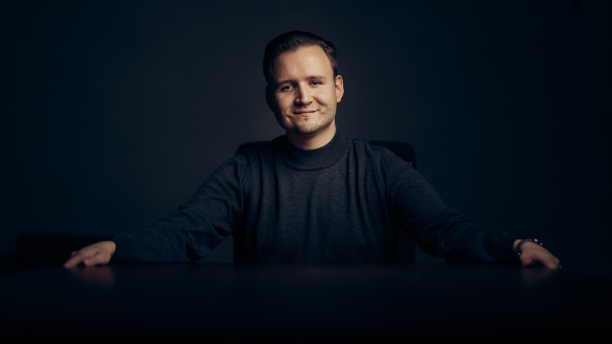 Wie Sie als Sprecher Stammkunden gewinnen: Patrick Khatrao von der Golden Voice Academy erklärt - Foto: presseportal.de