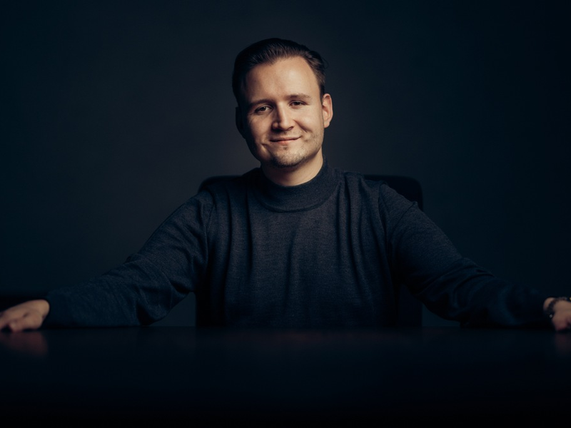 Wie Sie als Sprecher Stammkunden gewinnen: Patrick Khatrao von der Golden Voice Academy erklärt - Foto: presseportal.de