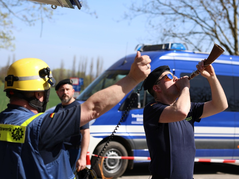 THW LVBEBBST: THW sprengt Höhleneingänge bei Halberstadt - Foto: presseportal.de