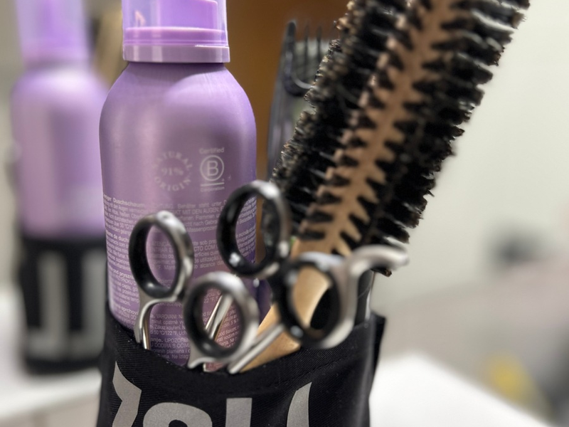 HZA-GI: Waschen, Schneiden, Zollkontrolle Hauptzollamt Gießen prüft im Friseur- und Kosmetikgewerbe - Dreizehn Fälle von illegaler Beschäftigung aufgedeckt - Foto: presseportal.de