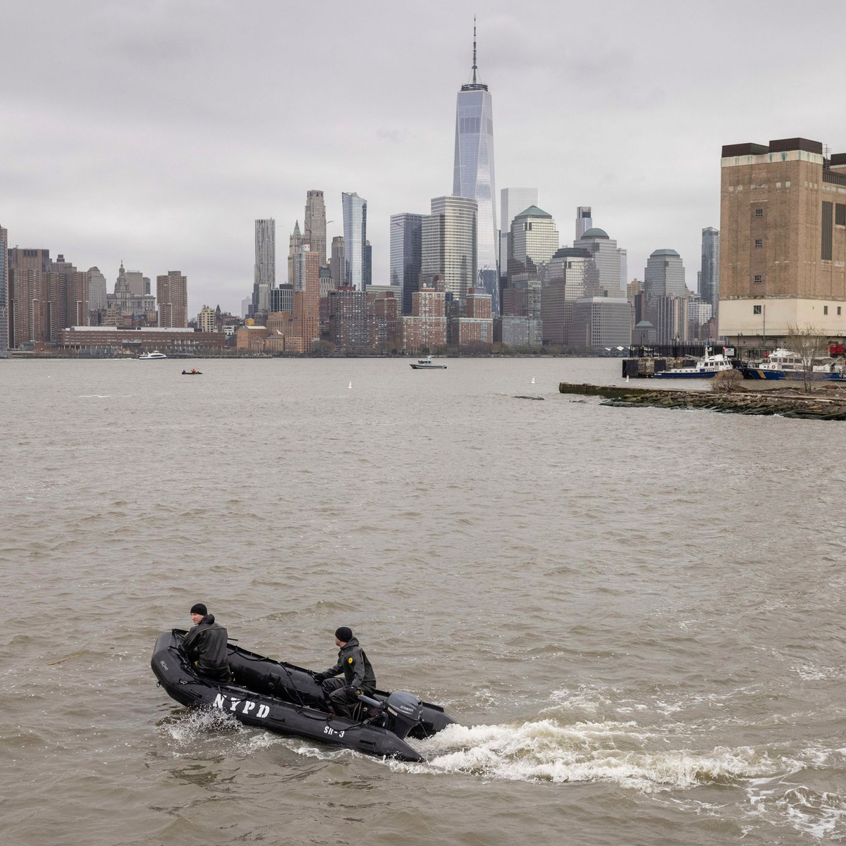 Helikopter gehören zum New Yorker Stadtbild, etwa 30.000 Flüge gibt es dort laut Branchenangaben pro Jahr.  - Foto: Yuki Iwamura/AP/dpa