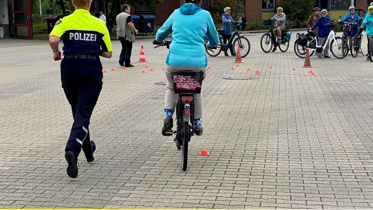 POL-HAM: Polizei Hamm und ADFC laden ein - Offenes Pedelec-Training am Willy-Brandt-Platz - Foto: presseportal.de