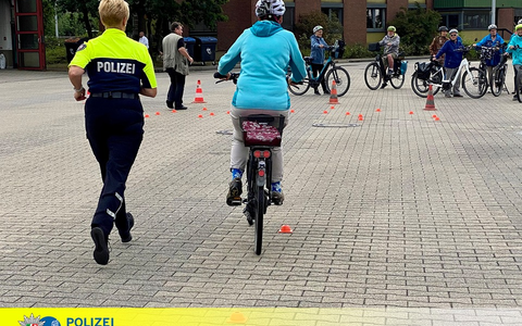 POL-HAM: Polizei Hamm und ADFC laden ein - Offenes Pedelec-Training am Willy-Brandt-Platz - Foto: presseportal.de