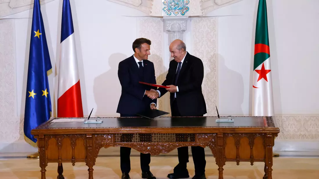 Frankreichs Präsident Macron und sein algerischer Amtskolleg Tebboune waren zuletzt um eine Entspannung zwischen beiden Ländern bemüht (Archivbild). - Bild: Ludovic Marin/AFP POOL/AP/dpa