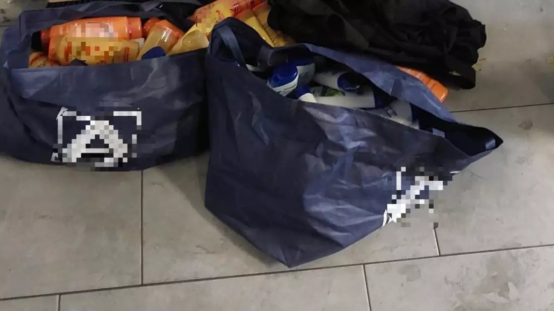 BPOL-HH: Mann entwendet 63 Pflegeshampoos im Hamburger Hauptbahnhof im Wert von 350 Euro- - Bild: presseportal.de