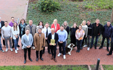 POL-HX: Langjähriger Leiter des Kriminalkommissariats 1 verabschiedet / Nach 43 Dienstjahren nimmt Karlheinz Schröder Abschied von der KPB Höxter - Foto: presseportal.de POL-HX: Langjähriger Leiter des Kriminalkommissariats 1 verabschiedet / Nach 43 Dienstjahren nimmt Karlheinz Schröder Abschied von der KPB Höxter - Foto: presseportal.de