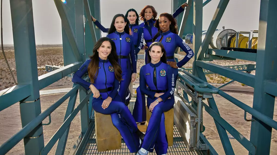 Die Raumanzüge wurden von Sanchez  entworfen. - Bild: Uncredited/Blue Origin via AP/dpa