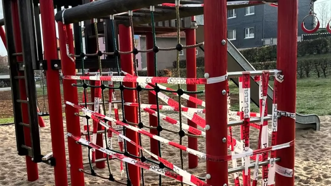 LPI-NDH: Vandalismus auf Kinderspielplatz - Bild: presseportal.de