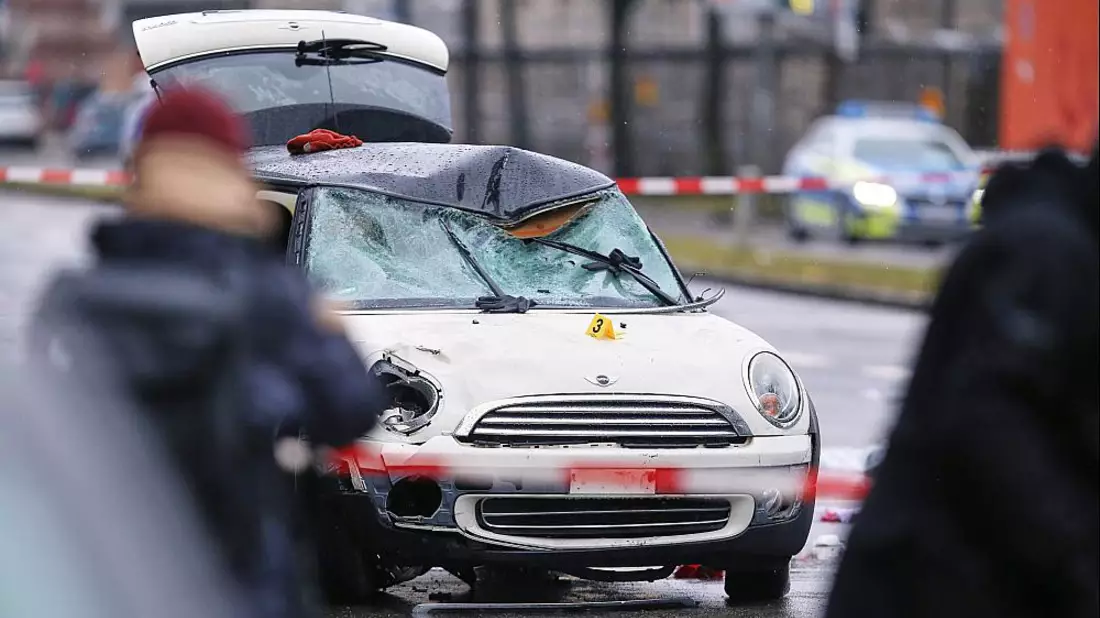 Auto fährt in München in Menschenmenge (Archiv) - Bild: über dts Nachrichtenagentur