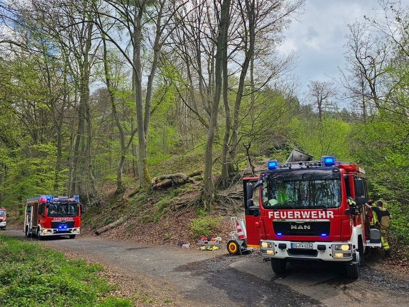 FW Königswinter: Feuer im Wald rechtzeitig entdeckt - Waldbrandgefahr aktuell noch hoch - Foto: presseportal.de