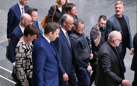 Esken, Klingbeil, Merz (Archiv) - Foto: über dts Nachrichtenagentur