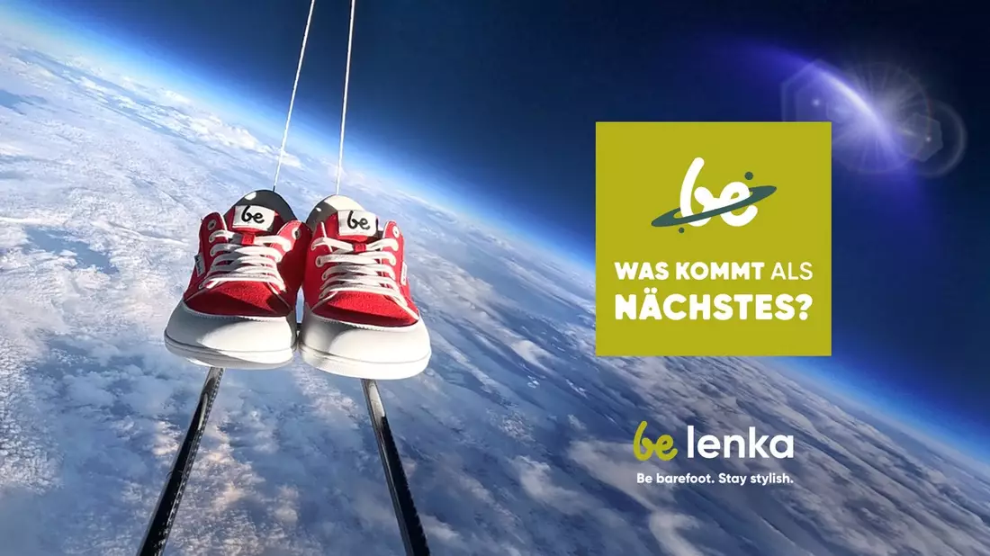 Be Lenka beweist: Fortschritt beginnt mit einem mutigen Schritt / Barfußschuhe in der Stratosphäre: Be Lenka durchbricht Grenzen - für Innovation, Mut und einen neuen Blick auf das Gehen - Bild: presseportal.de