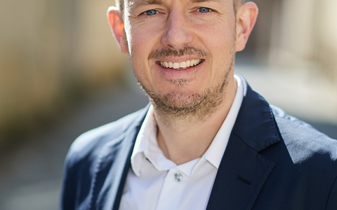 Julian Schmitt ĂŒbernimmt die Leitung der Stabsstelle ESG bei den ASKLEPIOS Kliniken - Foto: presseportal.de Julian Schmitt ĂŒbernimmt die Leitung der Stabsstelle ESG bei den ASKLEPIOS Kliniken - Foto: presseportal.de