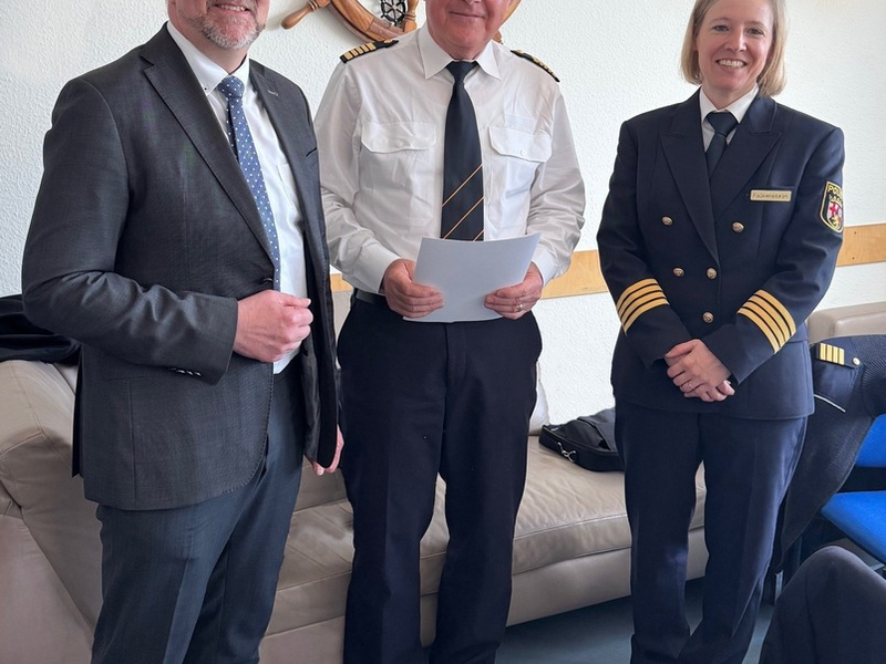 PP-ELT: Dienstellenleiter der Wasserschutzpolizeistation Ludwigshafen in den Ruhestand verabschiedet - Foto: presseportal.de