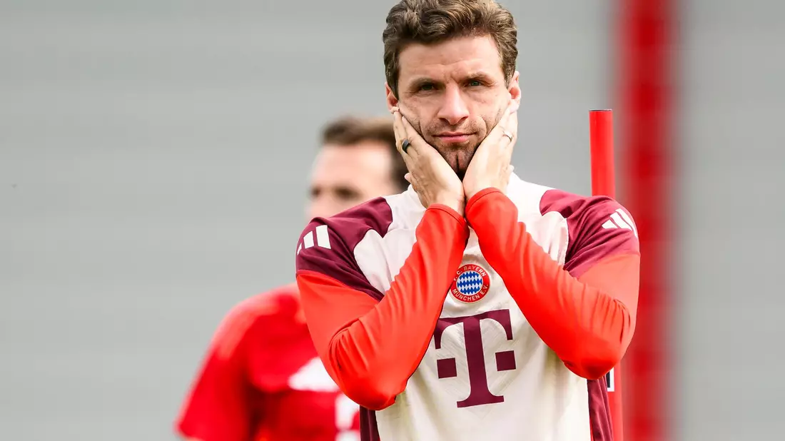 Jonas Urbig beim Abschlusstraining. Kann er in Mailand die Null halten? - Bild: Tom Weller/dpa