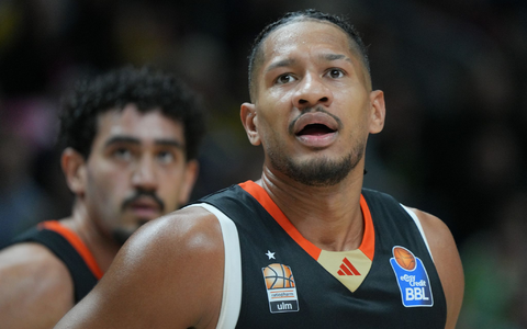 Der Ulmer Basketballer Karim Jallow ist rückwirkend von Januar 2024 bis Januar 2025 gesperrt worden. - Foto: Soeren Stache/dpa Der Ulmer Basketballer Karim Jallow ist rückwirkend von Januar 2024 bis Januar 2025 gesperrt worden. - Foto: Soeren Stache/dpa