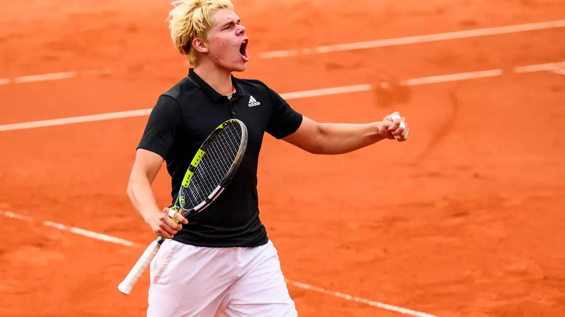 Diego Dedura-Palomero bejubelt seinen Tennis-Coup in München. - Bild: Tom Weller/dpa