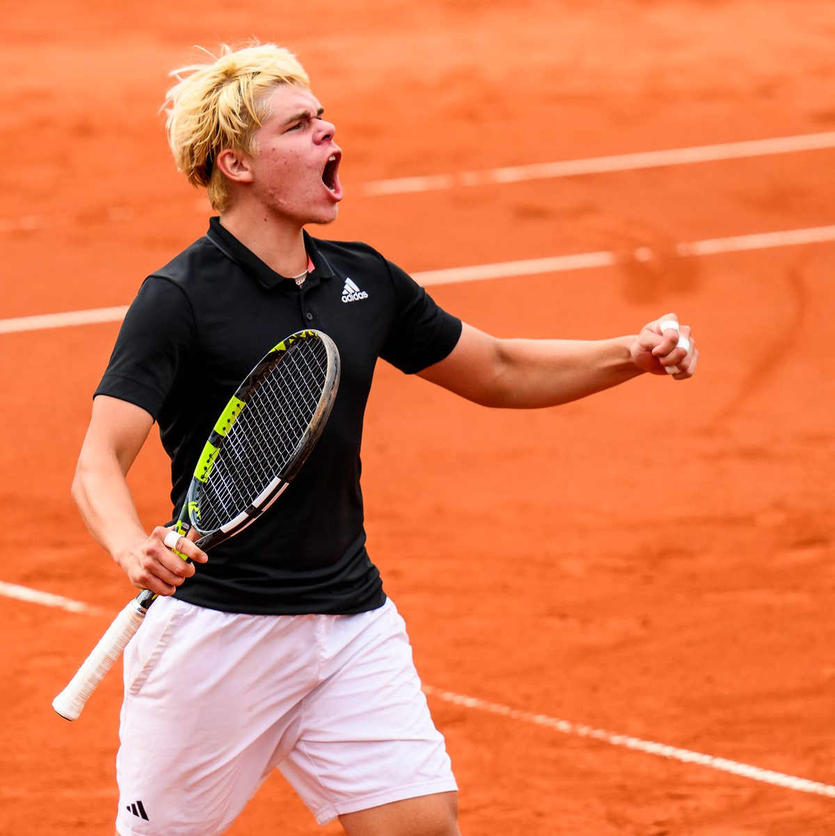 Diego Dedura-Palomero bejubelt seinen Tennis-Coup in München. - Foto: Tom Weller/dpa
