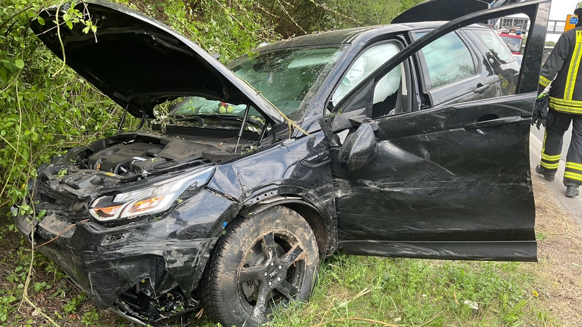 FW-DO: Ein Verkehrsunfall und eine ausgelöste Brandmeldeanlage im Tunnel Wambel sorgen für Stau auf der B236 - Foto: presseportal.de