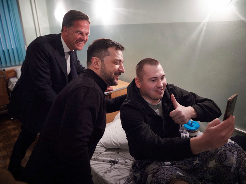 Teile der Ukraine mögen besetzt sein, aber für Präsident Selenskyj sind ihre Grenzen rechtlich nicht verhandelbar. - Foto: Uncredited/Ukrainian Presidential Press Office/AP/dpa