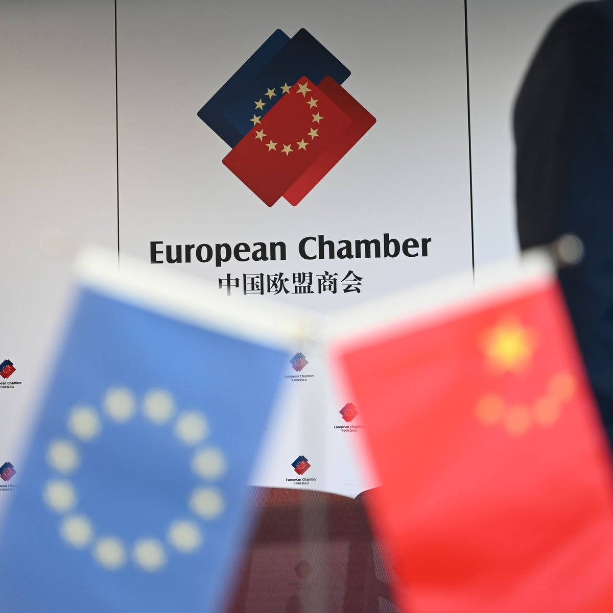 Die EU-Handelskammer sieht weiter Hürden für europäische Unternehmen in China. (Symbolbild) - Foto: Johannes Claus Neudecker/dpa