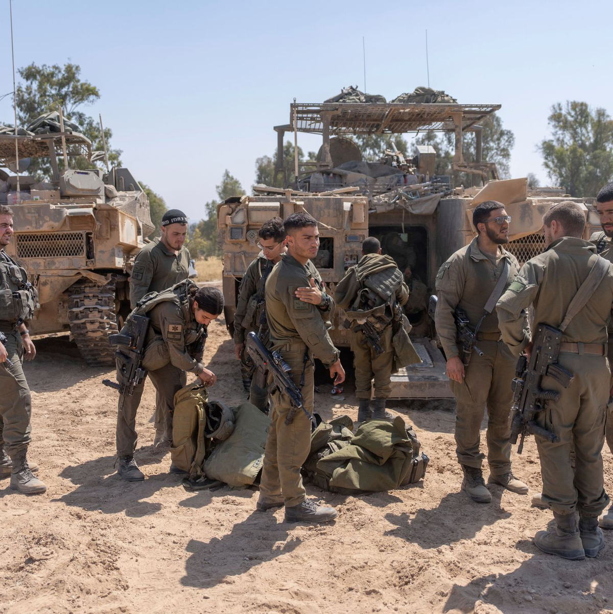 Die Freilassung der Geiseln müsse Vorrang vor der Kriegsführung haben, fordern israelische Ex-Soldaten. (Archivbild)  - Foto: Ohad Zwigenberg/AP/dpa