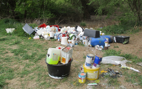 POL-DA: Zwingenberg: Illegale Müllentsorgung im Feld - Polizei bittet um Hinweise - Foto: presseportal.de