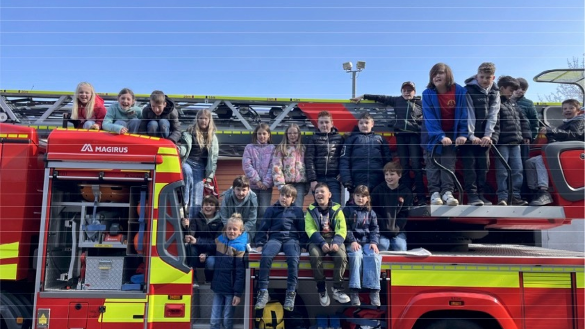 FW Menden: Brandschutzerziehung im Kindergarten und in der Grundschule Schwitten - Foto: presseportal.de