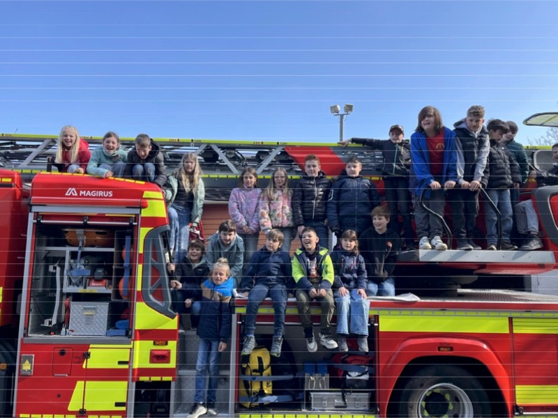FW Menden: Brandschutzerziehung im Kindergarten und in der Grundschule Schwitten - Foto: presseportal.de
