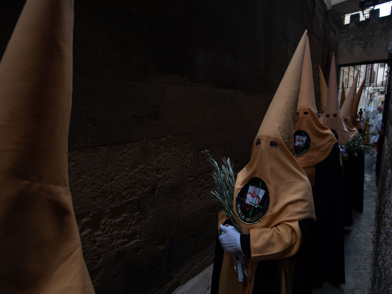 Die katholische Glaubensbotschaft soll sichtbar gemacht werden. (Foto aktuell) - Foto: Clara Margais/dpa