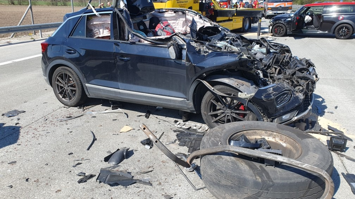 POL-WL: Unfall fordert mehrere Verletzte - Foto: presseportal.de